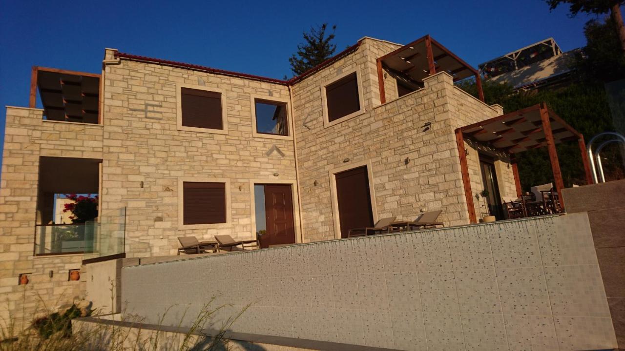 Villa Olive Valley Loutraki  ภายนอก รูปภาพ