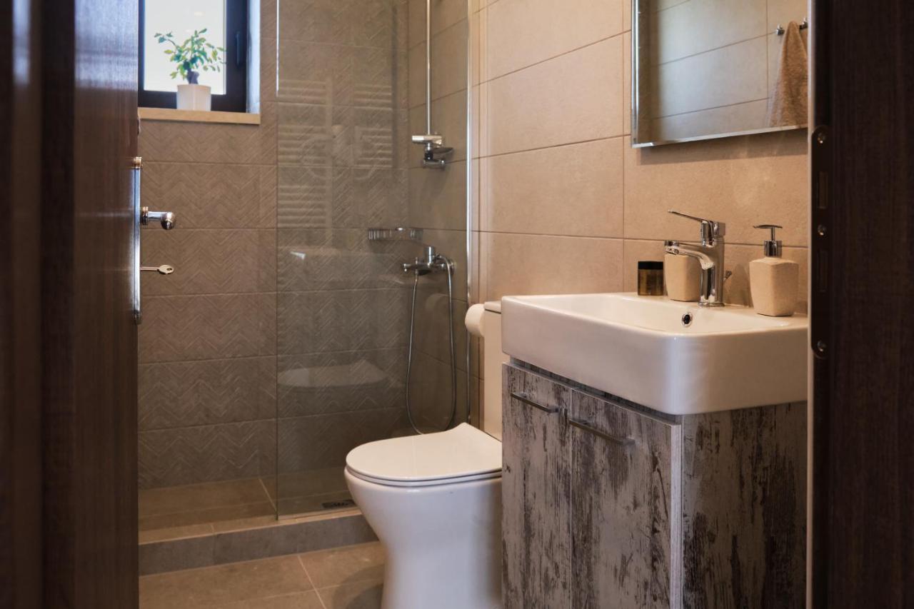 Villa Olive Valley Loutraki  ภายนอก รูปภาพ