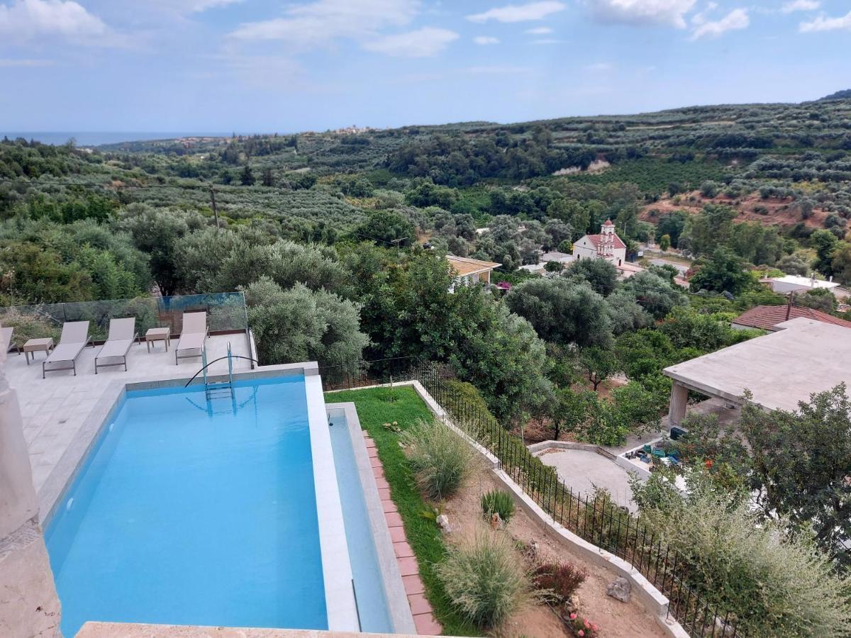 Villa Olive Valley Loutraki  ภายนอก รูปภาพ